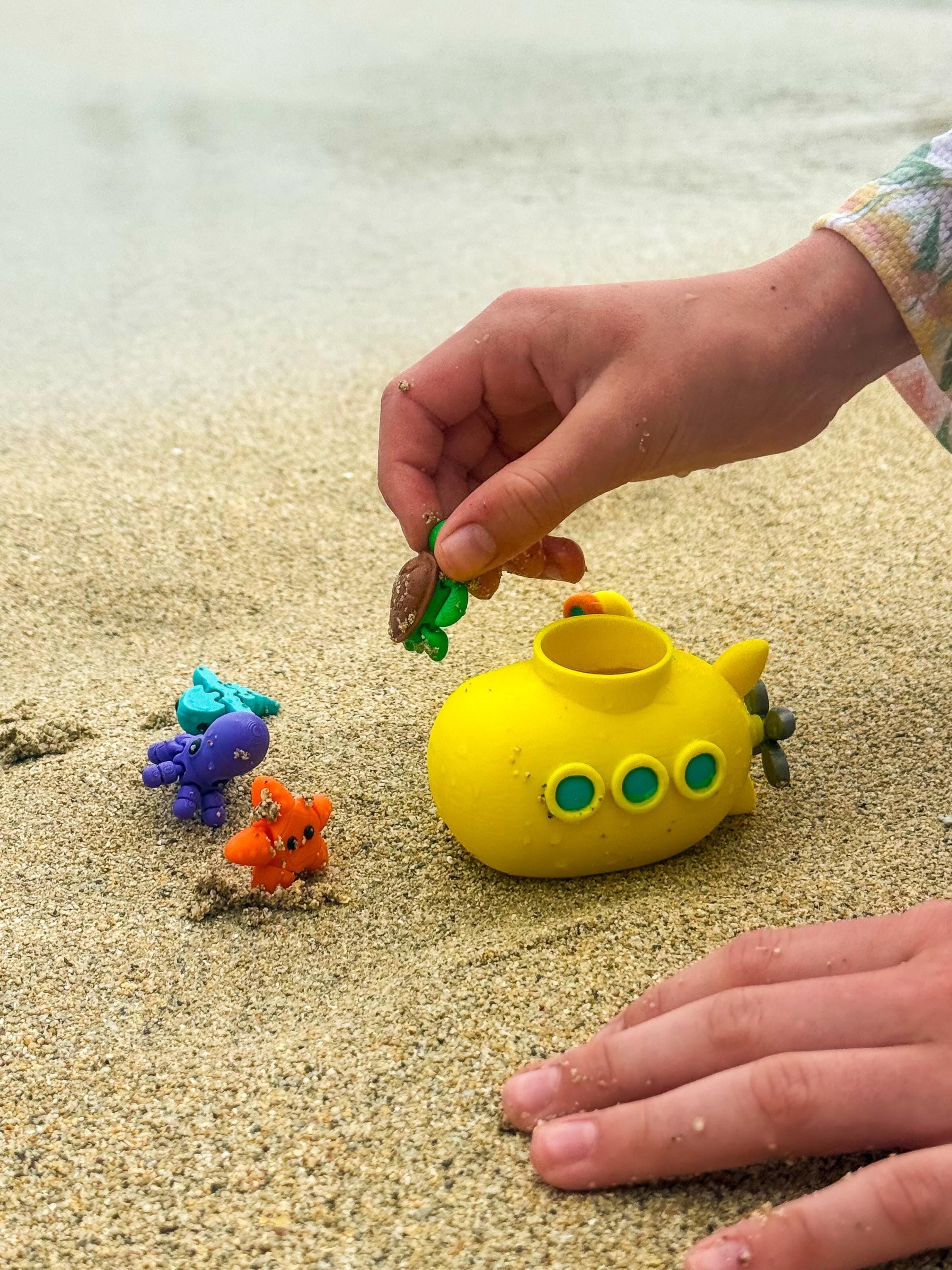 Eco-friendly Submarine Ocean playset made from plant-based PLA plastic - safe non-toxic kids toy