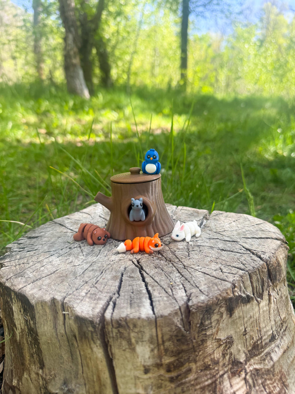 Woodland Stump CritterPod Playset - Screen-Free Imaginative Play Toy for Kids by CritterPods
